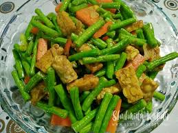 Potong sawi putih ukuran sesuai selera, sisihkan. Resepi Sayur Tumis