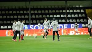 Sergei yuran já vestiu de águia ao peito e passou igualmente pelo spartak como jogador. O Onze Do Benfica Para O Jogo Com O Farense Jesus Muda Sistema E Pecas Em Todos Os Setores Benfica Jornal Record