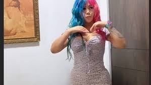Yina calderón publicó en sus historias de instagram el momento en el que visitó un centro se le dañó la cirugía; Videos De Yina Calderon Borracha Enojaron A Su Cirujano
