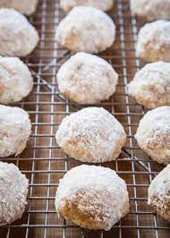 In a medium bowl, cream the butter and sugar. Mexican Wedding Cookies Recipe