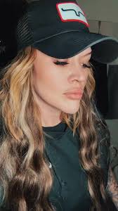 Sassy Cassie (@blingblingwithcassie)