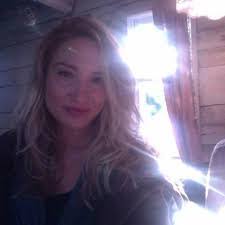 Amanda Lannen's Instagram, Twitter & Facebook