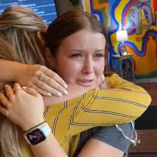 Waitress stunned after customer leaves her a $465 tip