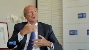 Portraits corporate — le comité de direction du groupe domusvi vianney derville, directeur de la division produits grand public, l'oréal. L Oreal Jean Paul Agon Pilote D Un Comite Executif International
