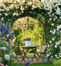 l immagine puo contenere pianta fiore albero tabella spazio all aperto e natura jardin mediterraneen amenagement de jardin mediterraneen jardin espagnol