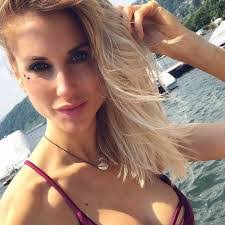 Nadia Bentley's Instagram, Twitter & Facebook