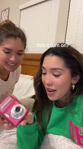 Lets see if my camera from 2008 still works 👀 #polaroid #digitalcamera  #digitalcamera #jonasbrothersconcert @Tori