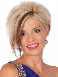 Kelli Winters's Instagram, Twitter & Facebook