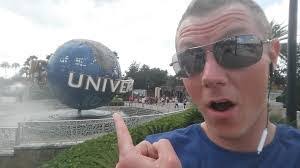 Johanna Bloom's Instagram, Twitter & Facebook