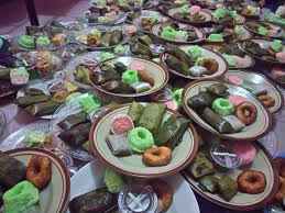 Selapanan adalah upacara selamatan untuk bayi yang berumur 35 hari. Kue Untuk Acara Selamatan