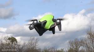 Dji fpv comes with a user manual and comprehensive tutorials, which you can get from the flight academy in the djifly app. Dji Fpv Racing Drohne Test Und Erfahrungen