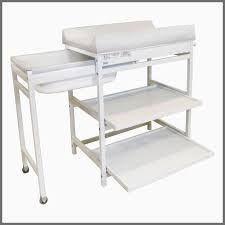 Pratique, ce meuble offre à la fois des espaces de. Table A Langer Design Recherche Google Table A Langer Table Bebe Banc Bout De Lit