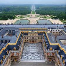Réservez votre billet en ligne et préparez votre venue en consultant les conditions de visite. Invitation A Versailles Une Visite Virtuelle Du Chateau Et De Ses Jardins Posts Facebook
