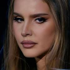 Alma Mora Cosméticos added a new...