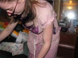 Candid downblouse oops mom slip - Upicsz.com