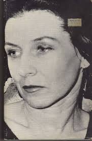 Amazon.com: Pillow of grass: 9780333100349: Phelan, Nancy (Creagh): ספרים