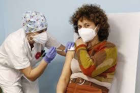 In sei distretti dell'alta franconia sono emersi dei problemi e la vaccinazione è stata bloccata. Febbre Alta E Malori Dopo Il Vaccino Astrazeneca Il Caso Della Germania Erroneamente Interpretato Il Riformista