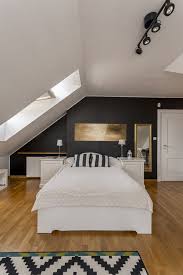 Les murs, un plafond en bois, les poutres ne demanderont pas la même peinture d'impression. Amenager Une Chambre Mansardee 16 Idees Et Conseils