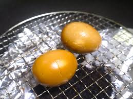 お茶っ葉とフライパンでできてしまう自家製燻製の作り方 ベーコン 卵 明太子 ぐるなび みんなのごはん