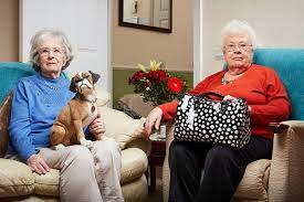 Mary and marina, who both hail from bristol, joined gogglebox in 2016 and fast became fan favourites. 3mkgbkoe Jxabm