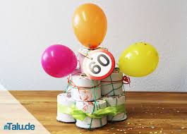 Hallo meine lieben, ihr sehen braucht um eine mehrstöckige torte oder hochzeitstorte richtig zu machen und montieren! Anleitung Klopapiertorte Selbst Basteln Diy Toilettenpapiertorte Talu De