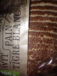 De set heeft cupcakes, koekjes, ijsjes, bordjes en glazen. Pain Tigre Blanc Lidl Points Ww