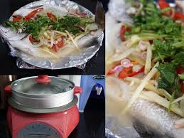Letak dalam bekas tahan panas, ambil sedikit halia, bawang putih dan leek sumbat dalam bahagian perut ikan tadi. Resepi Ikan Siakap Stim Limau Dari Tukang Masak Restoran Thai
