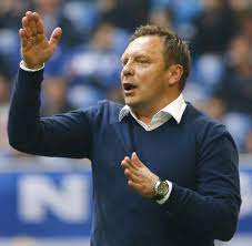 Andre breitenreiter will not be schalke's coach for the next football season, the german club has german media already speculated for weeks about breitenreiter's dismissal, and that augsburg. Fc Schalke 04 Zweifel An Andre Breitenreiter Nehmen Zu Welt