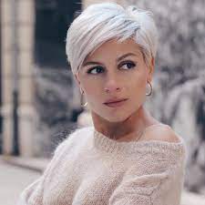 Short hairstyles for women can offer a lot of advantages. Capelli Style On Instagram Noi Senza Parole Tu Che Ne Pensi Irinagamess Hairstyle Capel Short Hair Haircuts Thick Hair Styles Short Hair Styles Pixie