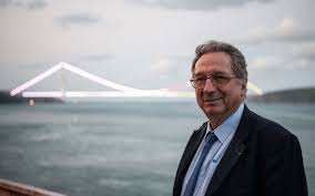 Le rapport publié en juin dernier par le sénat estime entre 200.000 et 250.000 le nombre de ponts routiers en france. Surveillance Des Ponts En France Il Y A Des Problemes De Credits Le Parisien