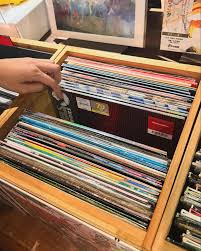 All the shades of blue in March 💙🎐🫧💿🪡 Águas De Março (Waters of March)  will forever be my March Anthem !! The cutest little bossa nova tune 🩵