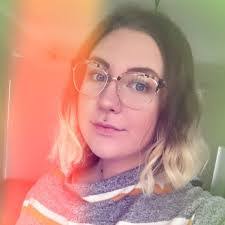 Daisy Connolly's Instagram, Twitter & Facebook