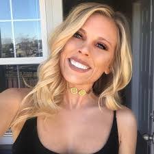 Lauren Frank's Instagram, Twitter & Facebook