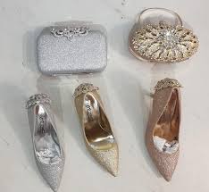 Chaussures de soirée dorées cage sandals 5 pouces à talons aiguilles chaussures à paillettes. Miss Monde Chaussures Soiree Demi Talon Dore Argent Facebook