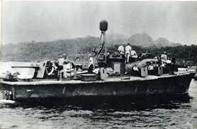 1943 Pt 109 I Recognize Jfk Shirtless In The Cockpit Up There At The Front I Mean The Bow But Maybe Facto Would Be Down Us Navy Ships E Boat Model Boats