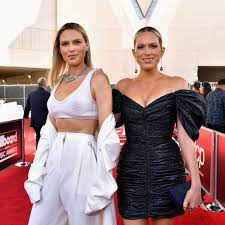 Sara and erin foster are hoping to make social media more authentic place and, if that means they have to make fun of themselves to make that happen, then so be it. How I Shop Sara And Erin Foster Fashionista