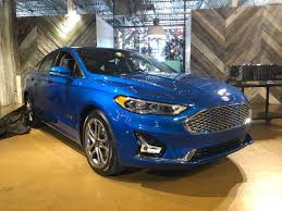How long does a hybrid battery last according to the automakers? 2019 Ford Fusion Energi Plug In Hybrid Gets 25 Miles From Revised Battery