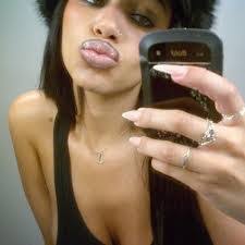 Ariana Edwards's Instagram, Twitter & Facebook