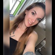 Aline Kominsky-Crumb (née Goldsmith; August 1, 1948