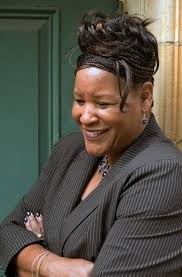 Carolyn Waters performs this Saturday night at North Congregational Church