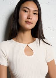 Eng anliegender pullover mit rundhalsausschnitt Ecru La Petite Etoile