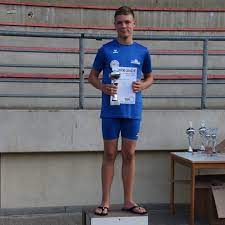 Felix Hoberg Holt Den U16 Sieg Bei Der 37 Bergisch Gladbacher Bahnlaufserie Leichtathletik In Engelskirchen
