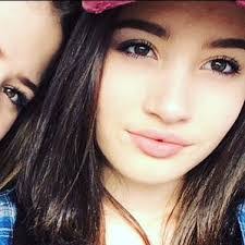 Sian Cummings's Instagram, Twitter & Facebook