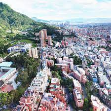 Bogotá, officially bogotá, distrito capital, abbreviated bogotá, d.c., and formerly known as santa fe de bogotá during the spanish period and between 1991 and 2000. The History Of Bogota Colombia