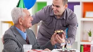 Tak lama kami menyelesaikan makan malam. Apa Yang Harus Saya Berikan Kepada Ayah Saya Untuk Ulang Tahun Ke 70nya 32 Gambar Varian Hadiah Kepada Ayah Dari Anak Perempuan Dan Anak Idea Idea Hadiah Asli