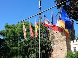 Mit dem einholen der flagge am 27. Flaggenparade Deutscher Marinebund