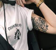 According to existing tattoos, we suggest, in the means of exploring different ideas, to divide an arm into two parts â€ top and bottom, which are forearm and bicep, â€˜cause these areas inflict the tattoo design choice very differently. Pin By Inga On S T Y L E Half Sleeve Tattoos Designs Inner Arm Tattoos Bicep Tattoo Women