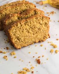 The Easiest Banana Bread Ever Made Using A Box Of Yellow Cake Mix So Fluffy Moist And Delicious The In 2020 Cake Mix Banana Bread Cake Mix Banana Bread Recipes
