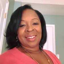 Donna Arce's Instagram, Twitter & Facebook