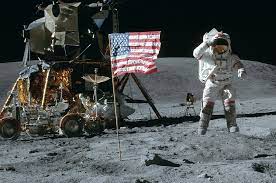 Apollo 11 merupakan salah satu dari proyek nasa. Antariksa Apollo 11